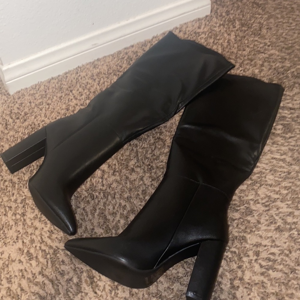 Tall boots - Picture 5 of 6